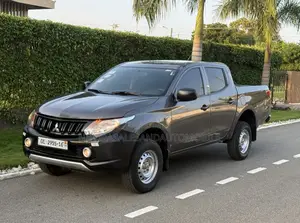Mitsubishi L200 2016 Gray