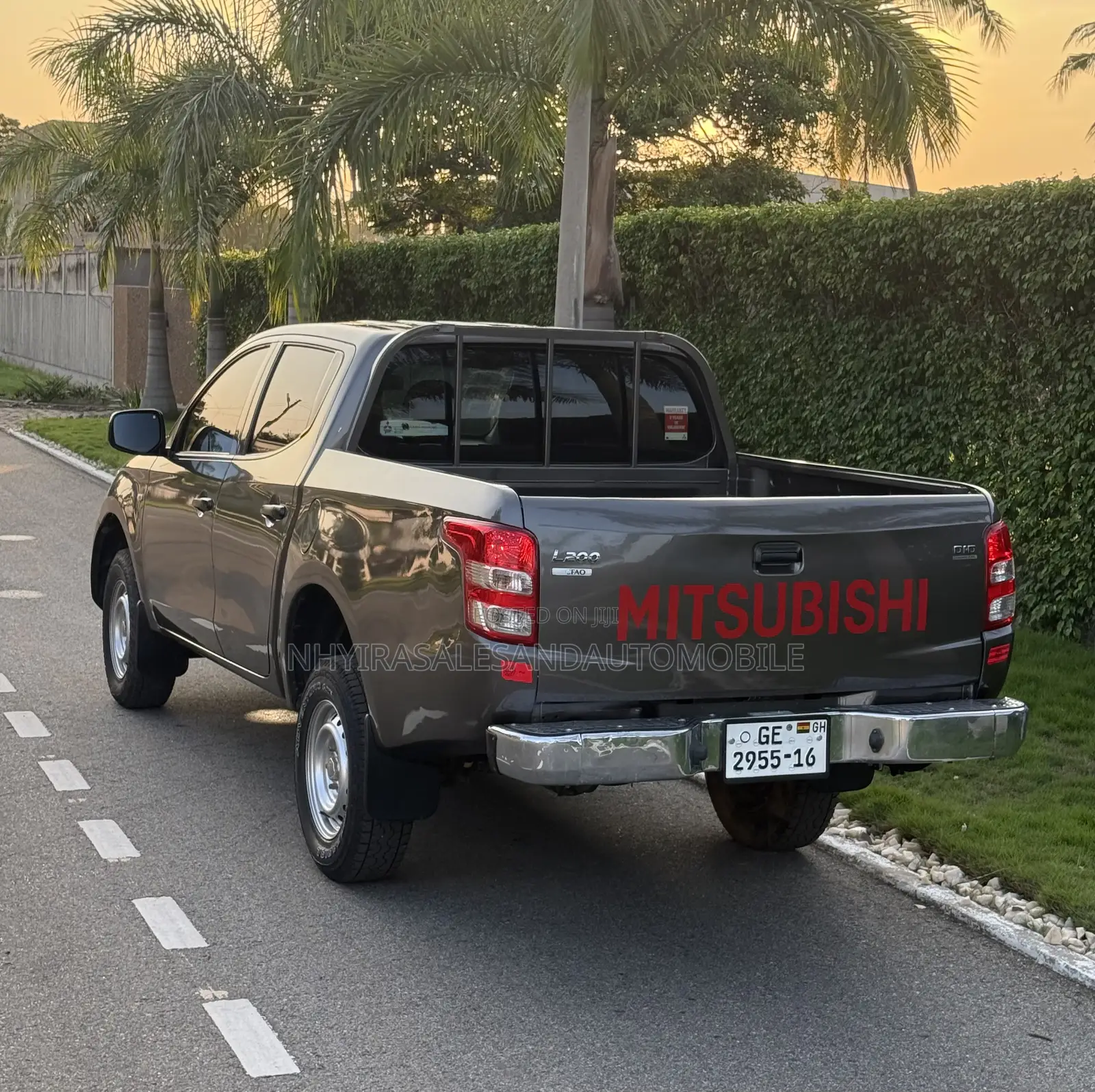 Mitsubishi L200 2016 Gray
