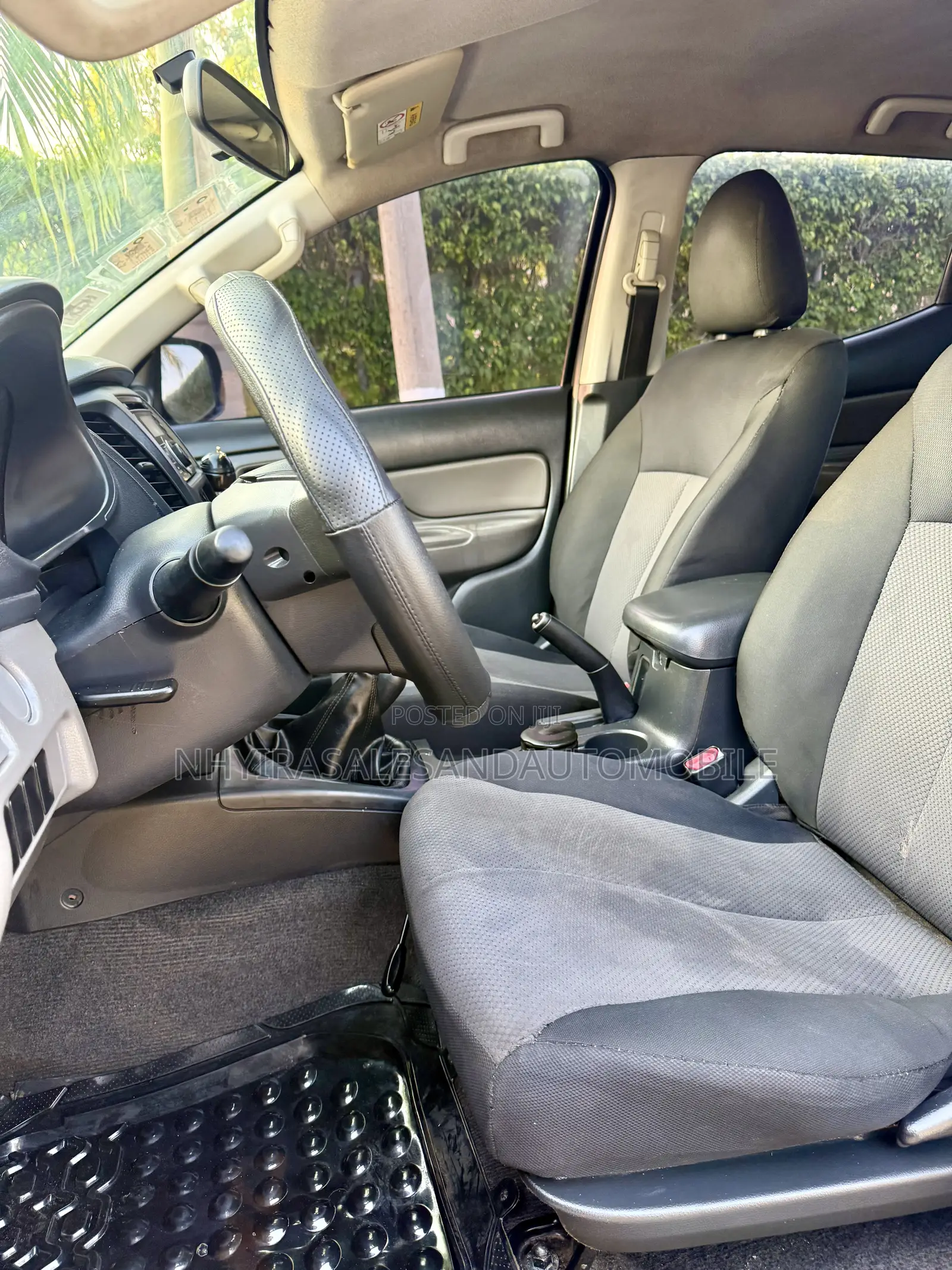 Mitsubishi L200 2016 Gray