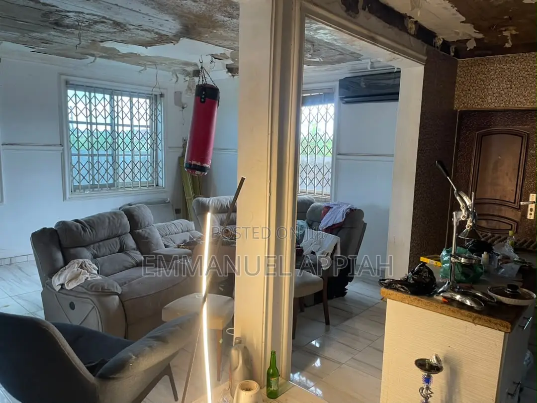 6bdrm House in Amasman Cocoboard, Accra Metropolitan for sale