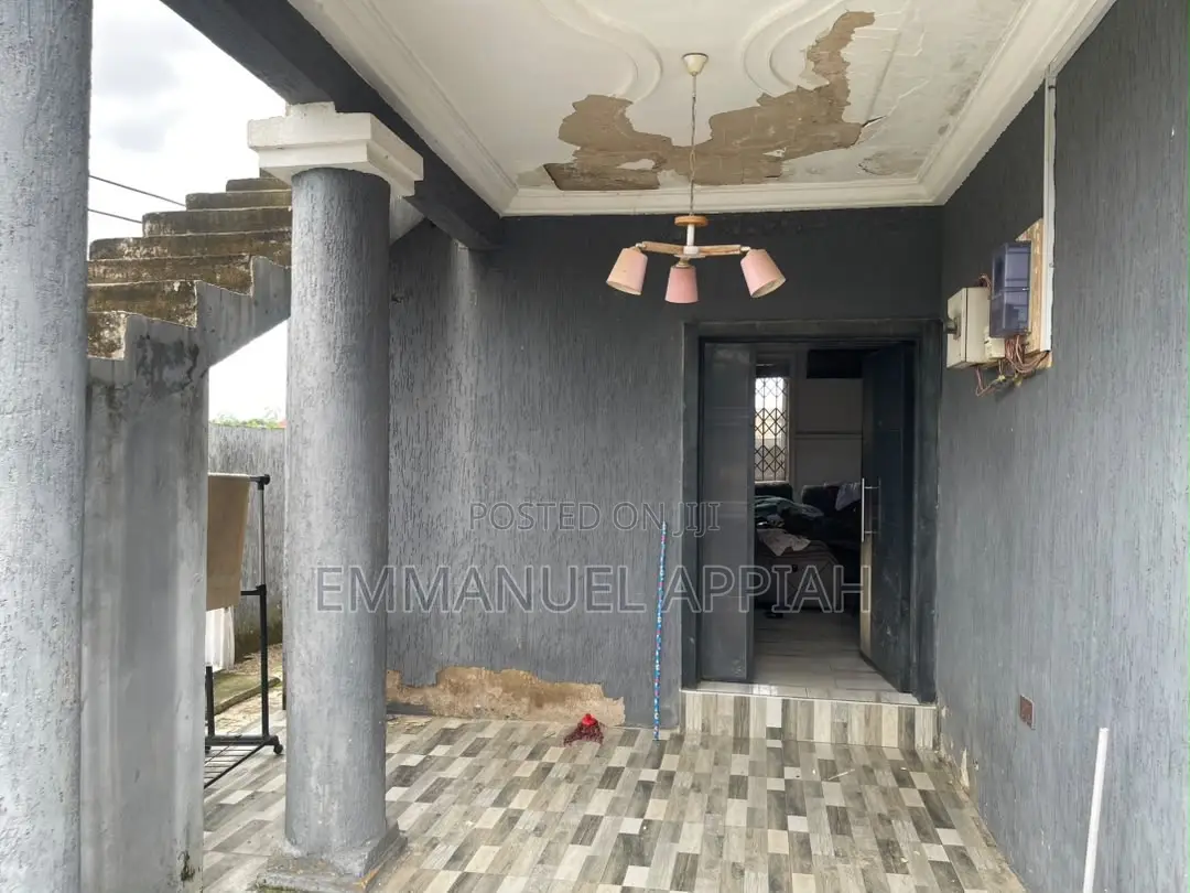 6bdrm House in Amasman Cocoboard, Accra Metropolitan for sale