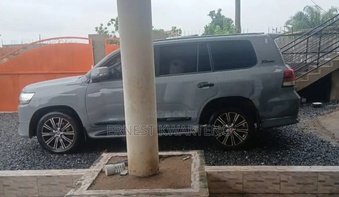 Toyota Land Cruiser 2013 Gray