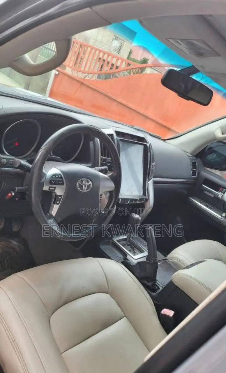 Toyota Land Cruiser 2013 Gray