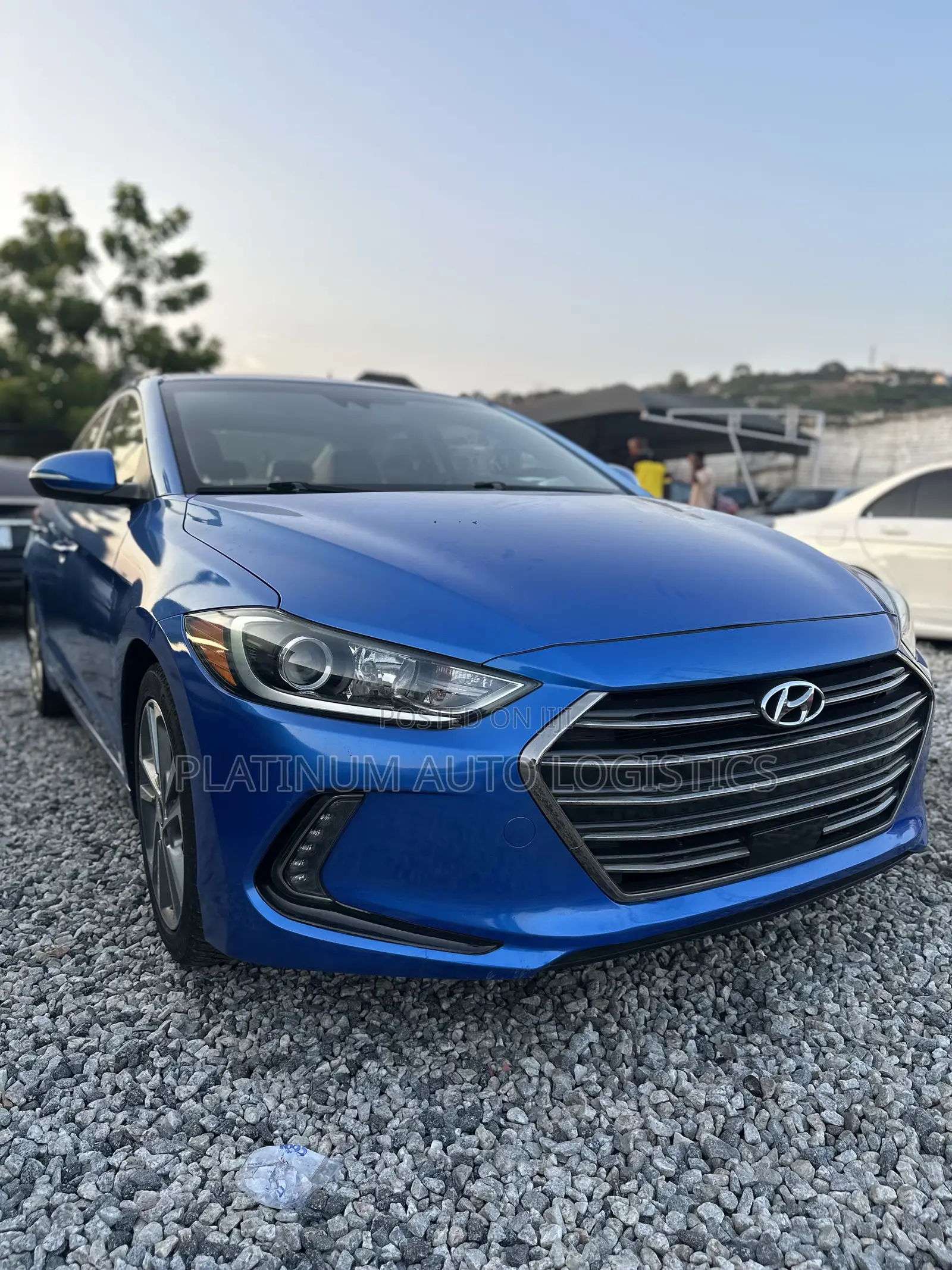 Hyundai Elantra Limited Sedan FWD (2.0L 4cyl 6A) 2017 Blue
