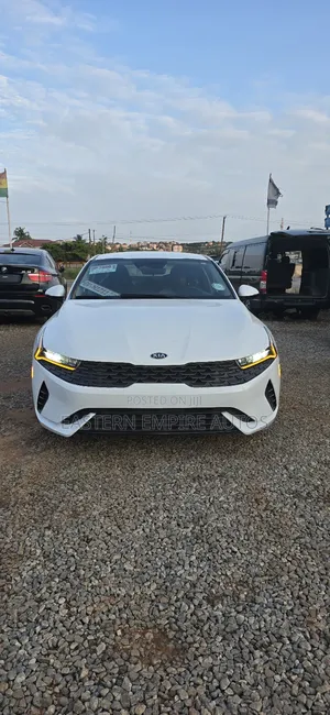 Kia K5 LXS 2022 White