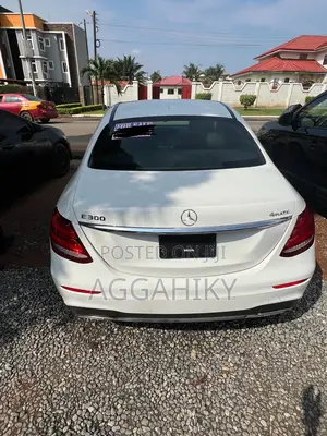 Mercedes-Benz E300 4Matic AWD Sedan (2.0L 4cyl 9A) 2017 White