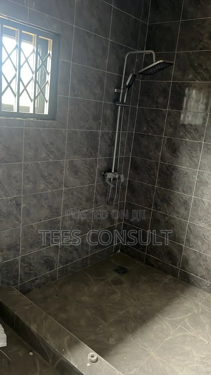 2bdrm Room & Parlour in Renyales School, Amasaman for rent