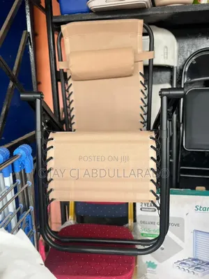 Relaying Folding Chairs With Metal Legs
