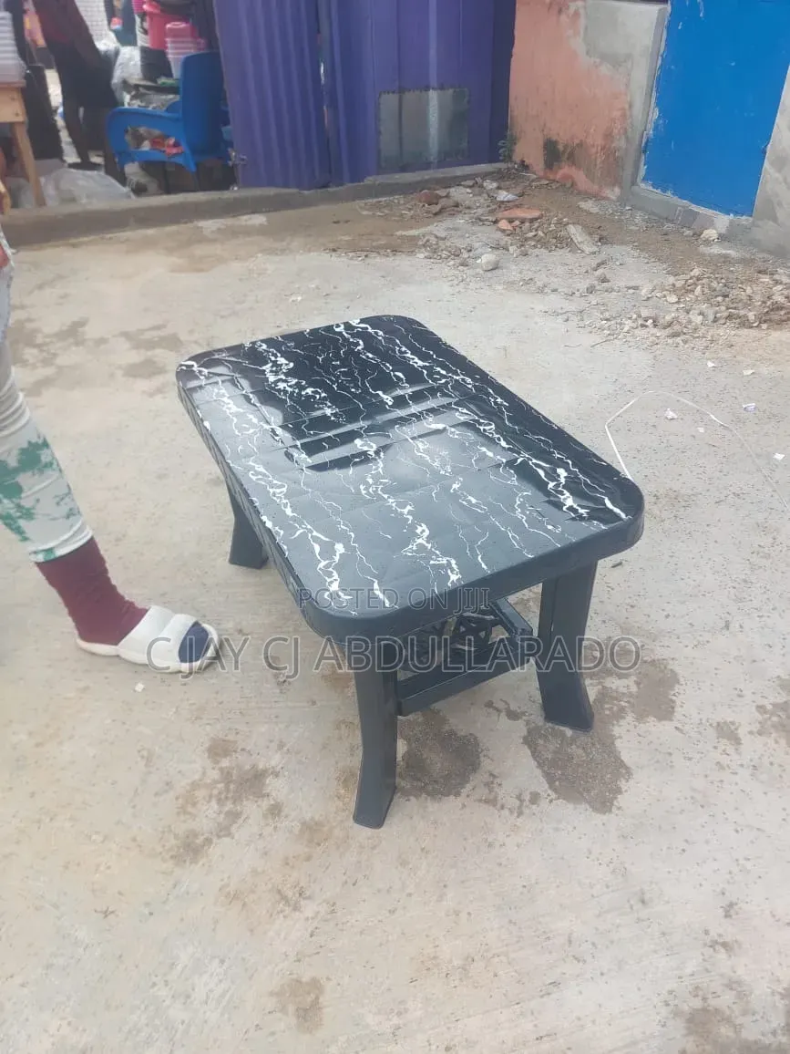 Top and Down Table With 4 Legs
