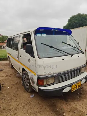 Nissan Caravan (Urvan) 1994 White