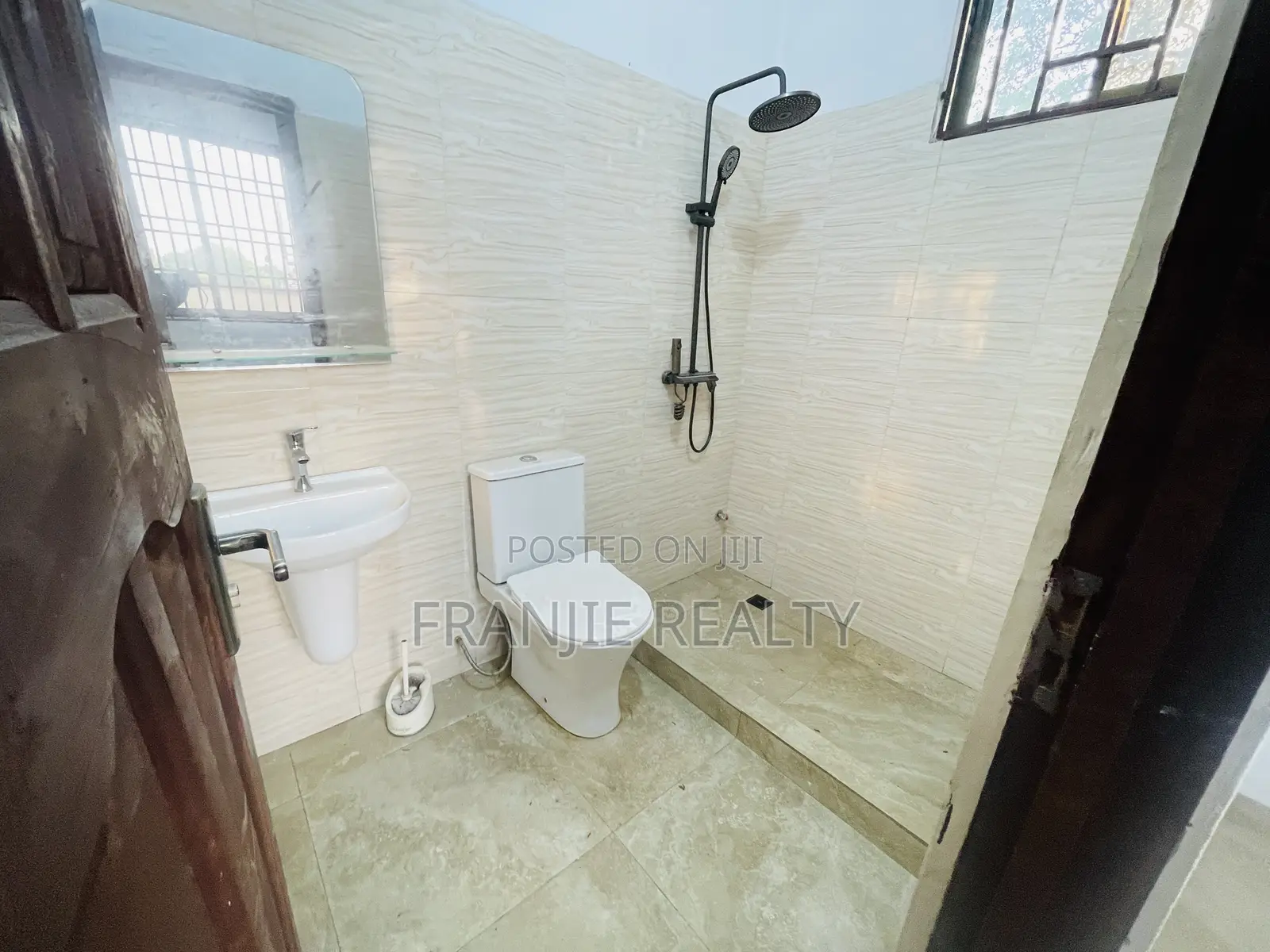 4bdrm House in Franjie Realty, East Legon for rent