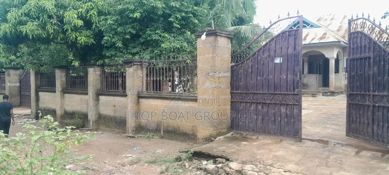 4bdrm House in Top-Boat Estate, Kumasi Metropolitan for sale