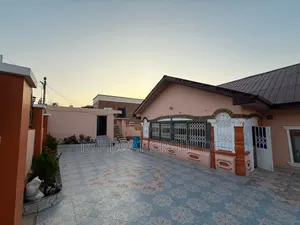 5bdrm House in Top-Boat Estate, Kumasi Metropolitan for sale