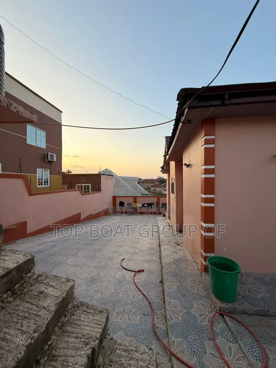 5bdrm House in Top-Boat Estate, Kumasi Metropolitan for sale