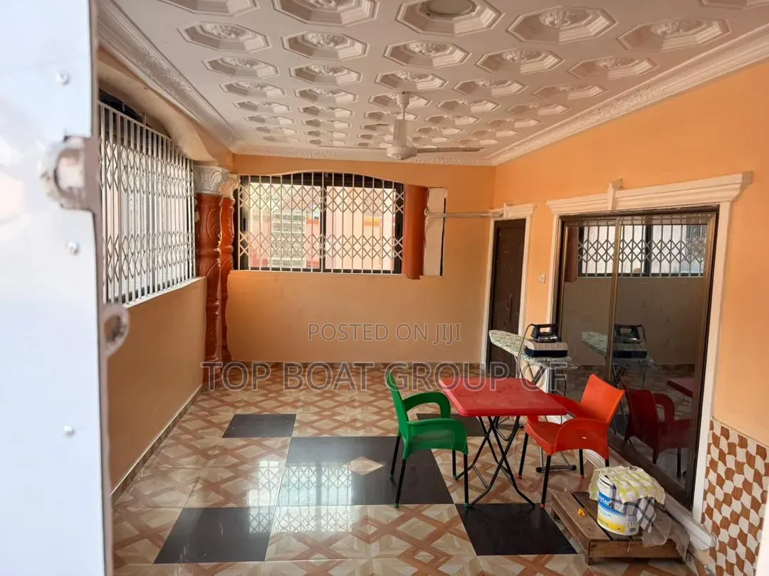 5bdrm House in Top-Boat Estate, Kumasi Metropolitan for sale