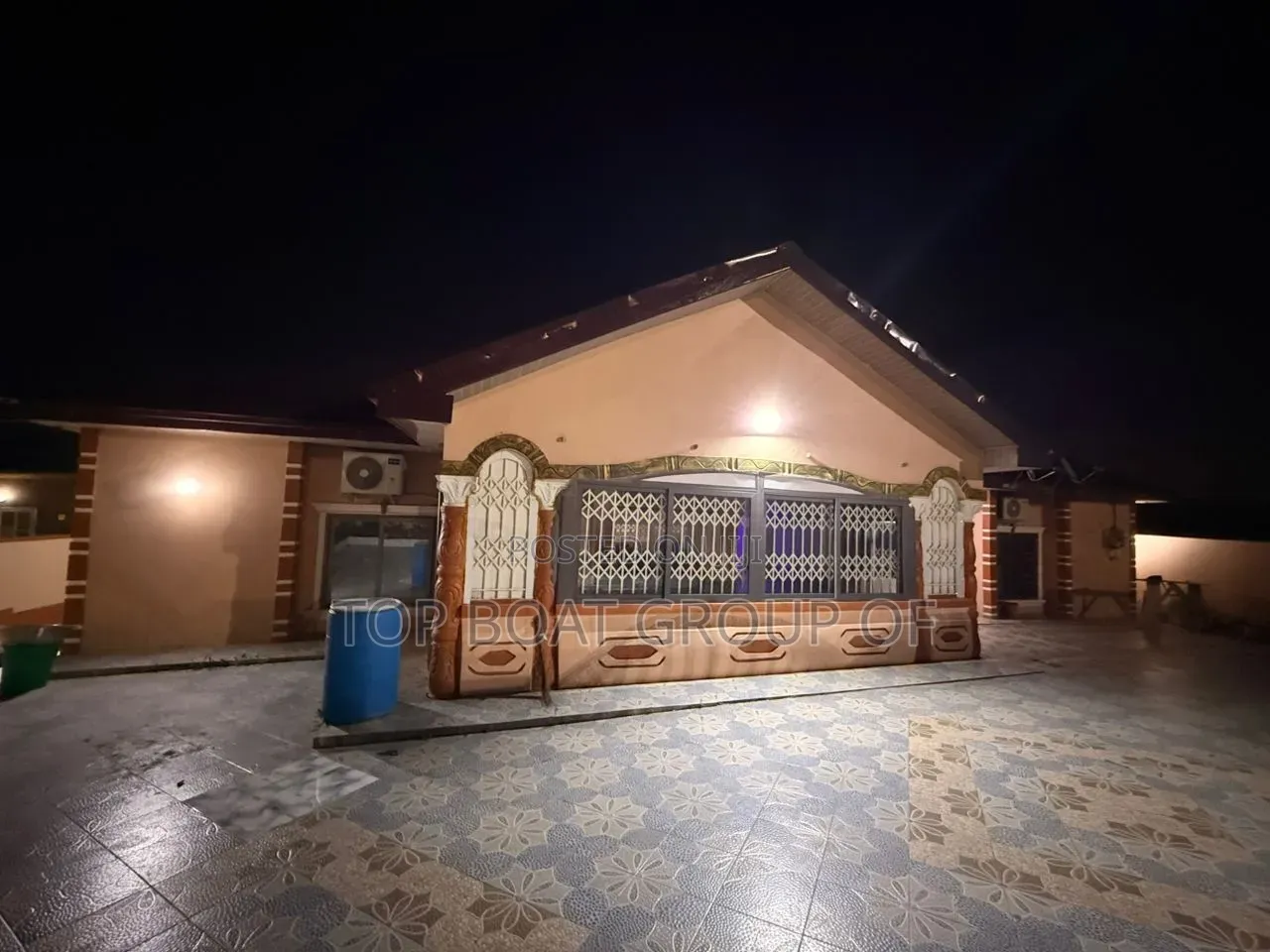 5bdrm House in Top-Boat Estate, Kumasi Metropolitan for sale