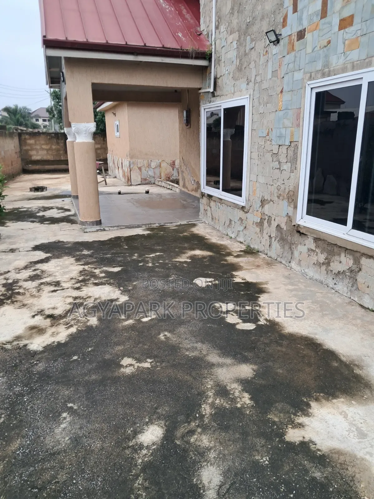4bdrm House in Sapeiman, Amasaman for sale