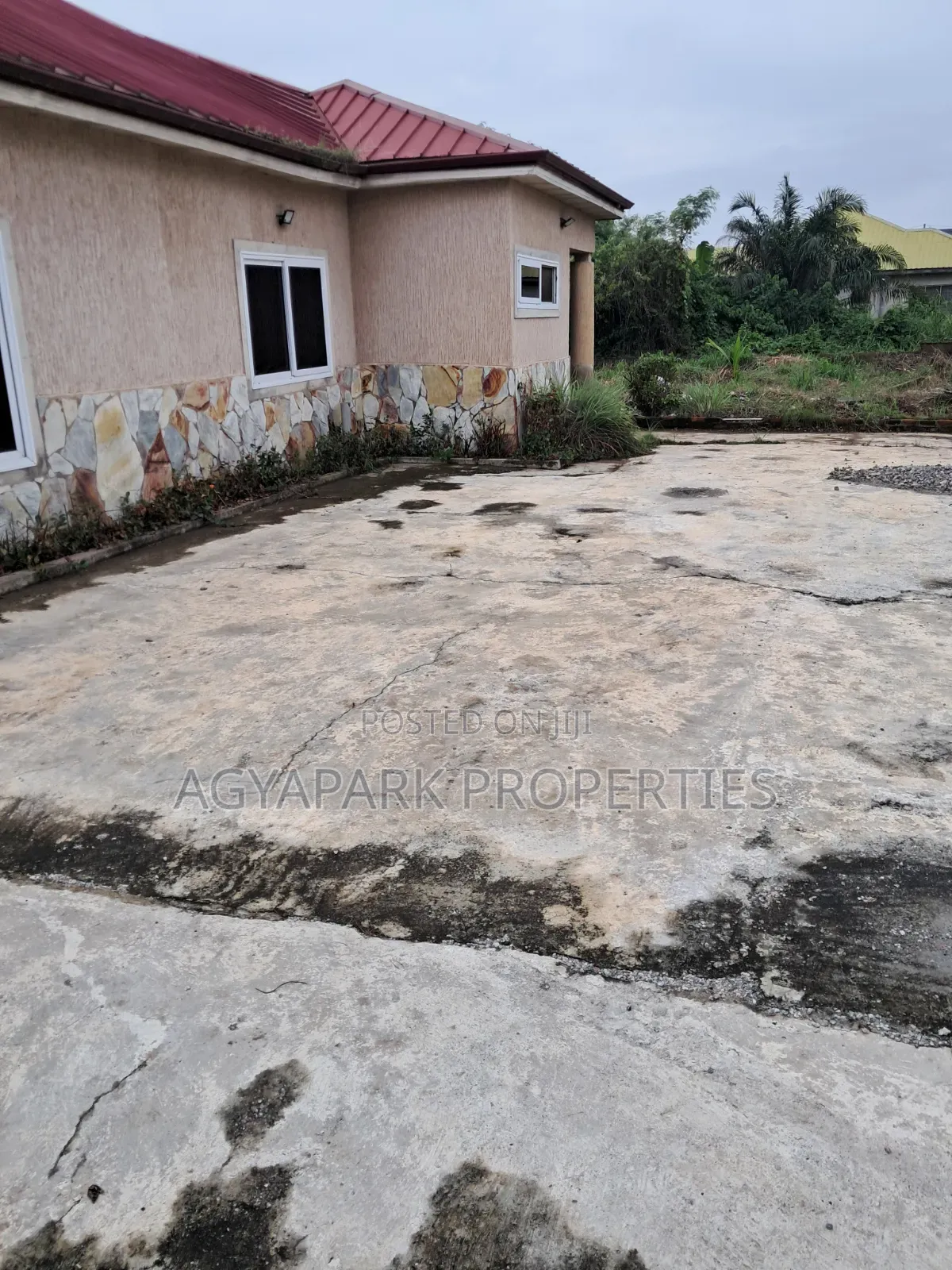 4bdrm House in Sapeiman, Amasaman for sale