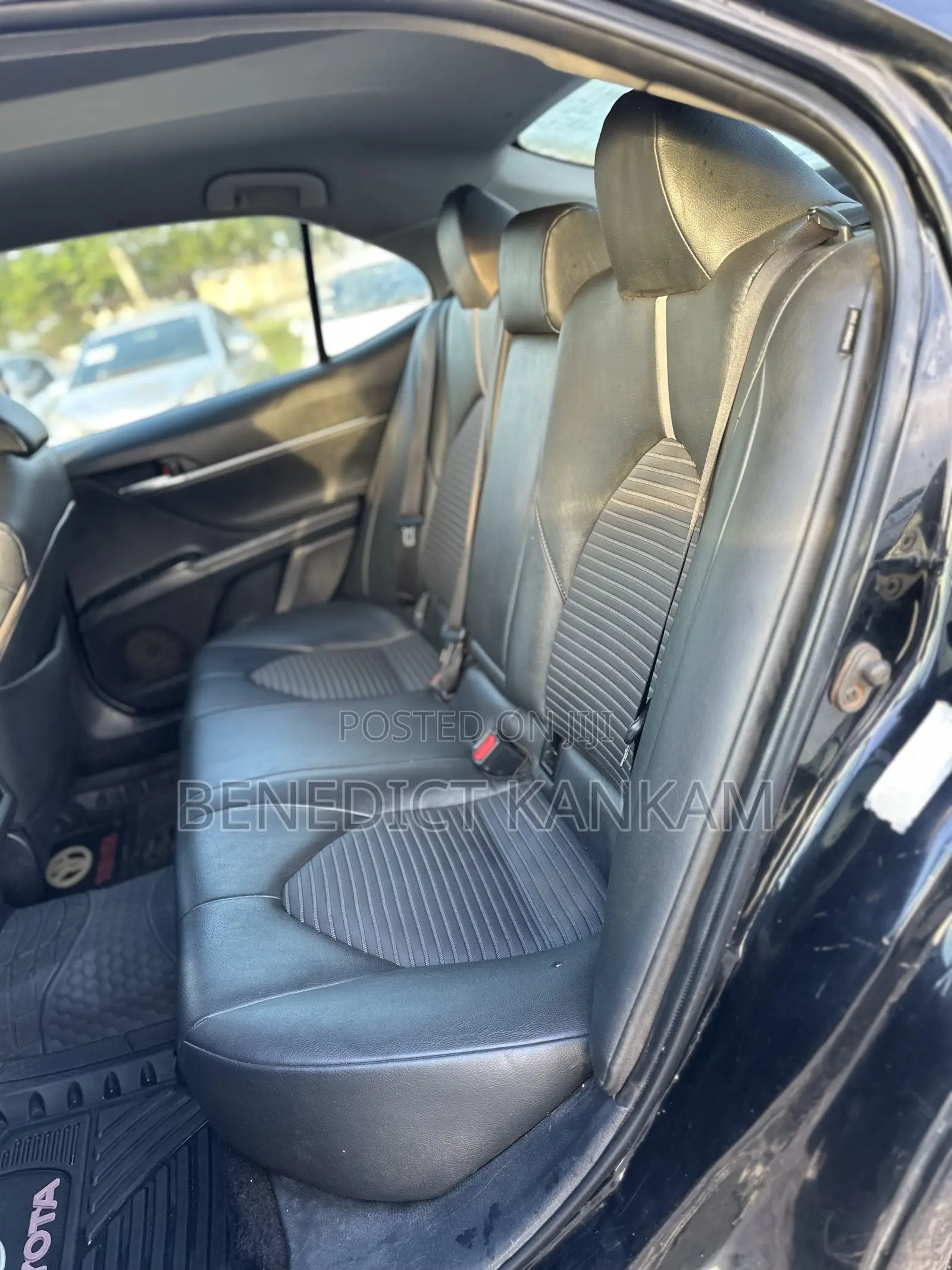 Toyota Camry SE FWD (2.5L 4cyl 8AM) 2018 Black