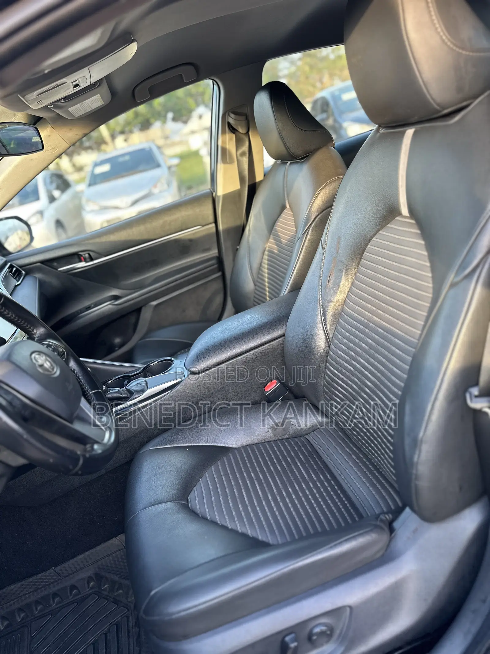 Toyota Camry SE FWD (2.5L 4cyl 8AM) 2018 Black