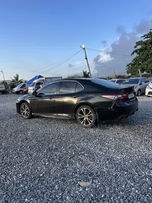 Toyota Camry SE FWD (2.5L 4cyl 8AM) 2018 Black