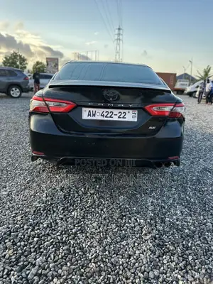 Toyota Camry SE FWD (2.5L 4cyl 8AM) 2018 Black