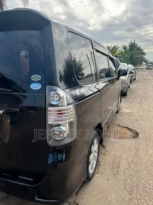 Toyota Voxy 2009 Black
