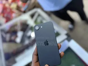 Apple iPhone 16e 128 GB Black