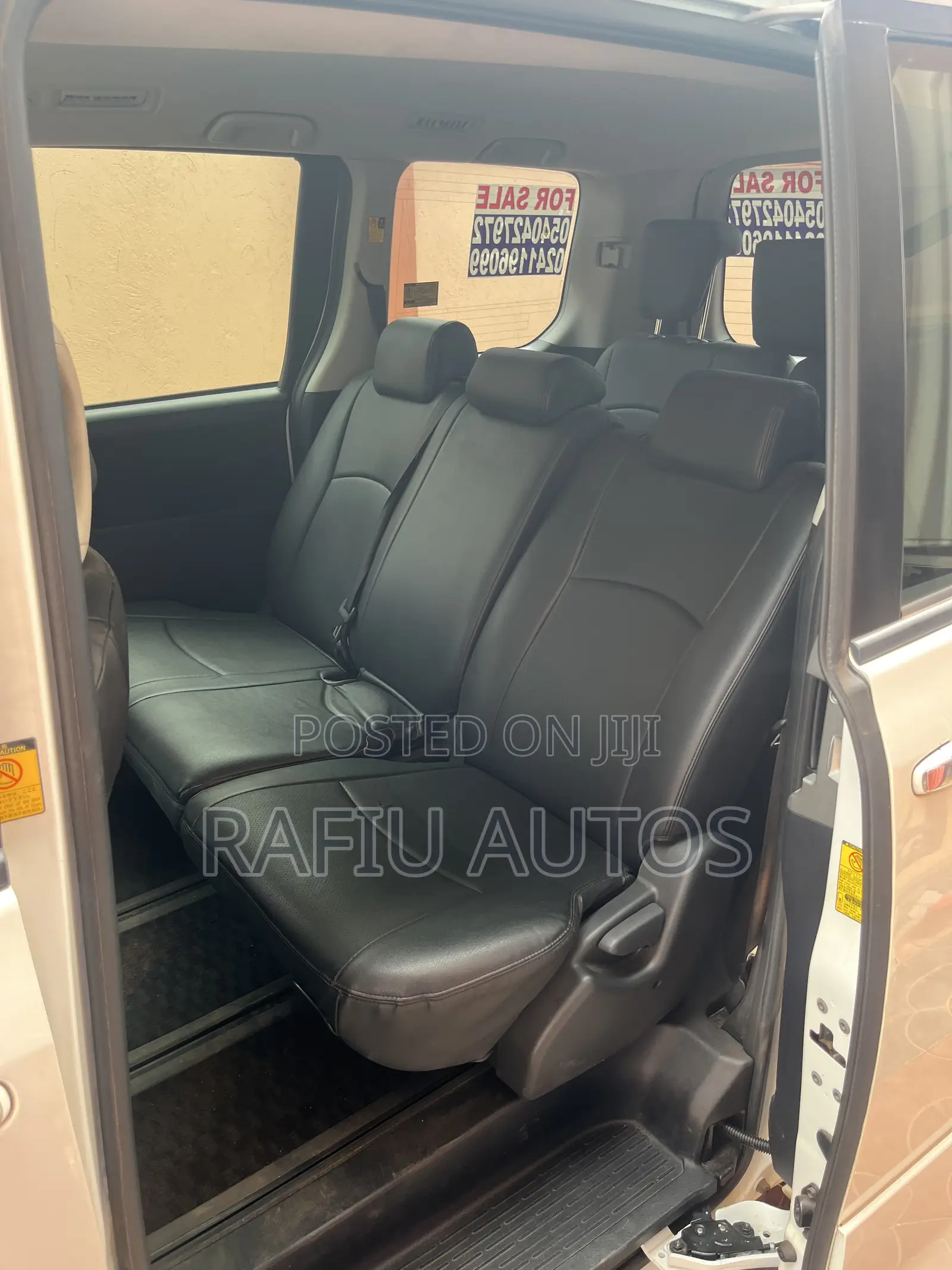 Toyota Voxy 2011 White