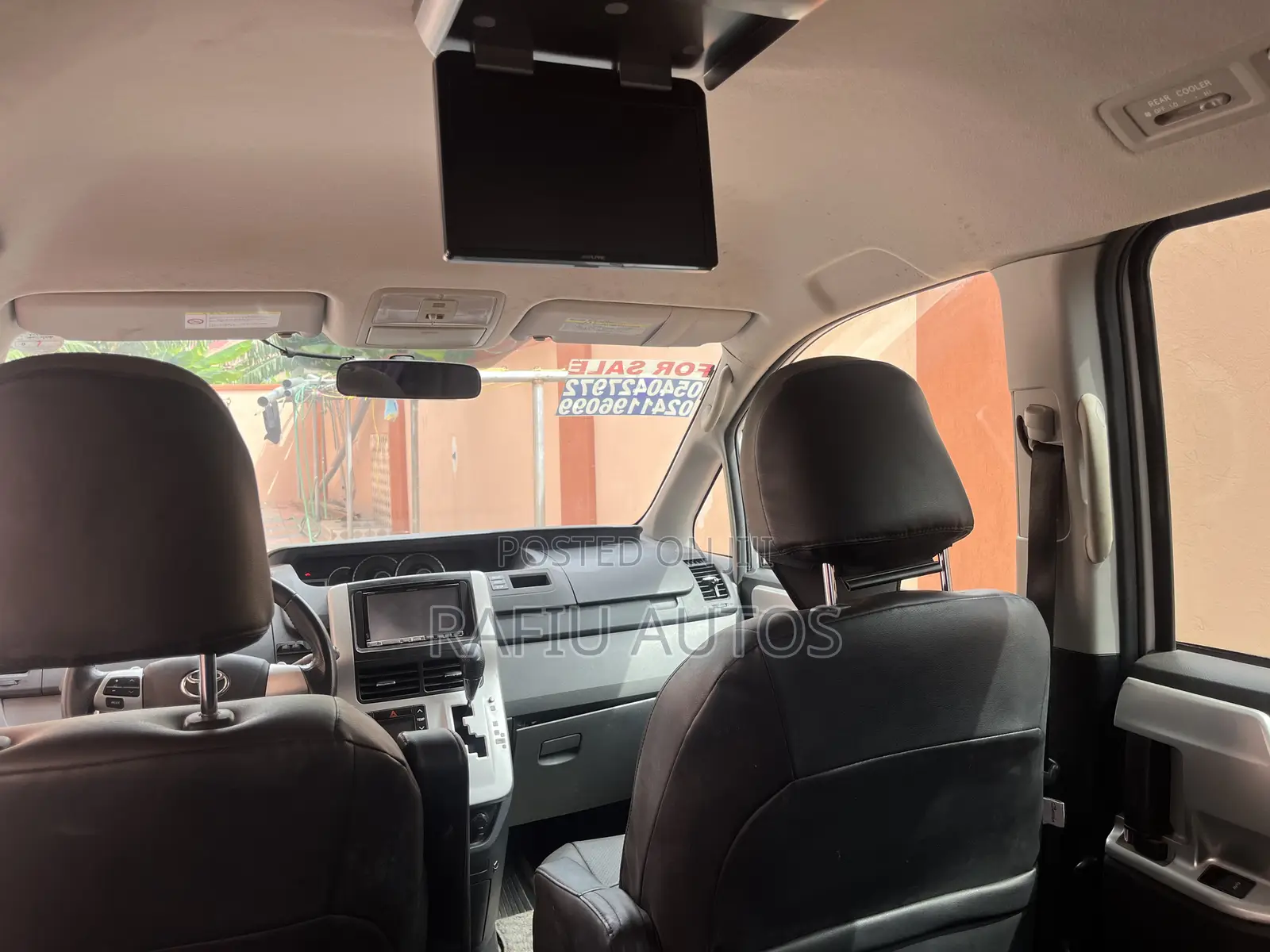 Toyota Voxy 2011 White
