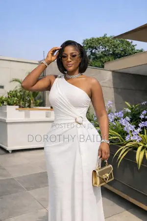 Gifted White Woman Dress Medium Size to 3xl