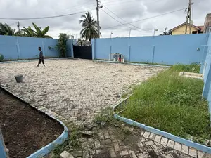 4bdrm House in Awoshie Onyinase for sale