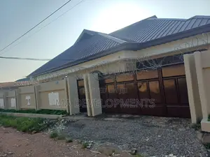 4bdrm House in Made Realty, Dome for rent