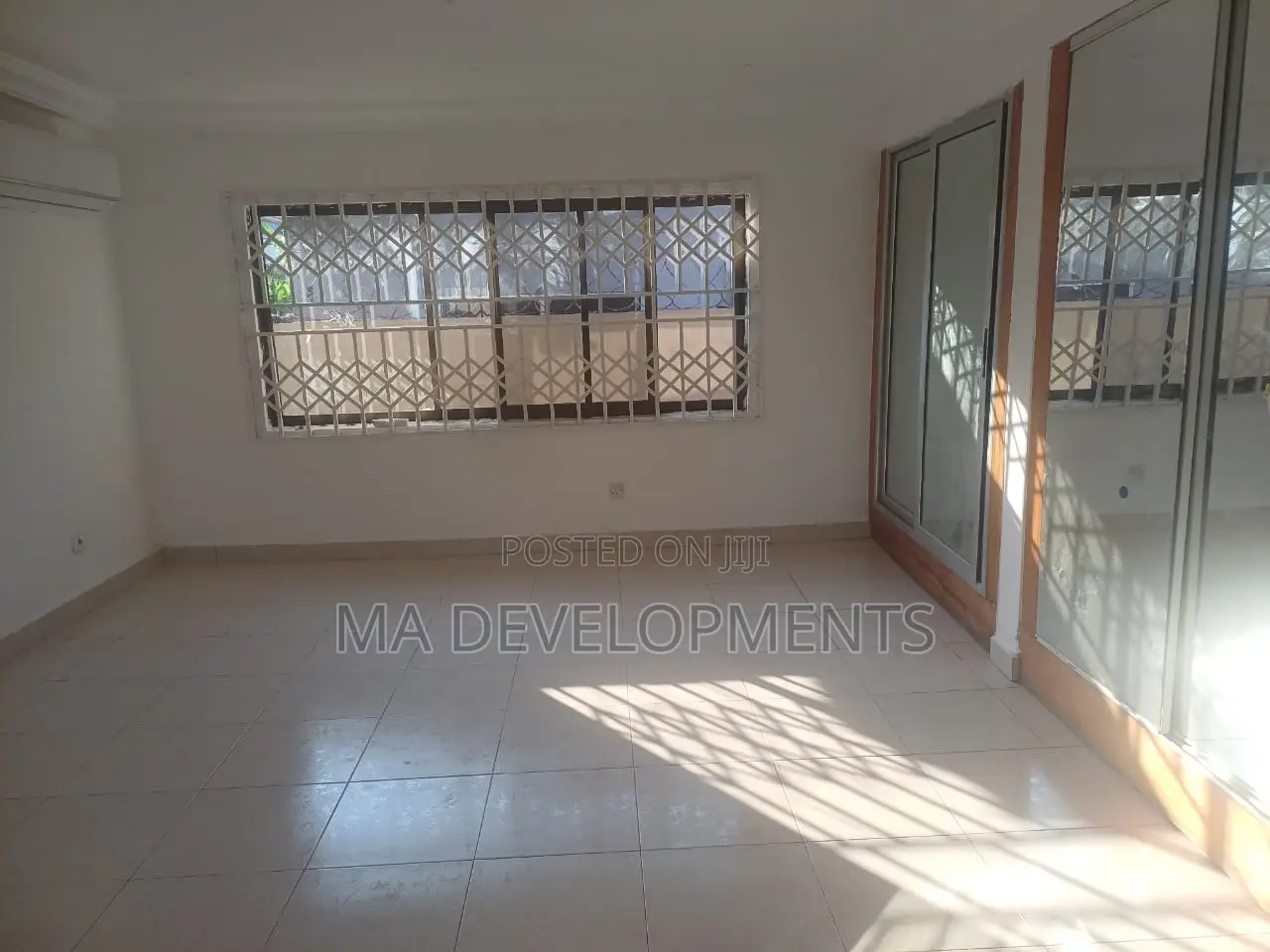 4bdrm House in Made Realty, Dome for rent