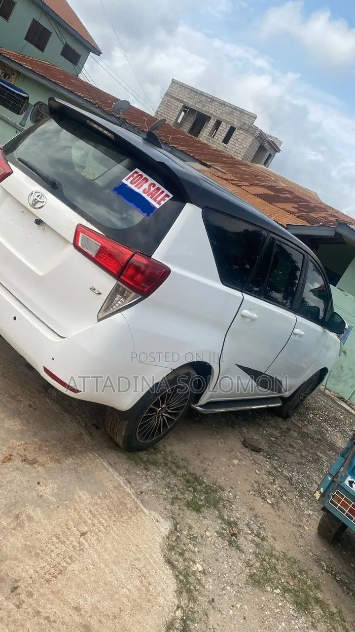 Toyota Innova 2020 White