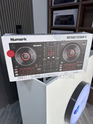 Numark Mixtrack Platinum Fx