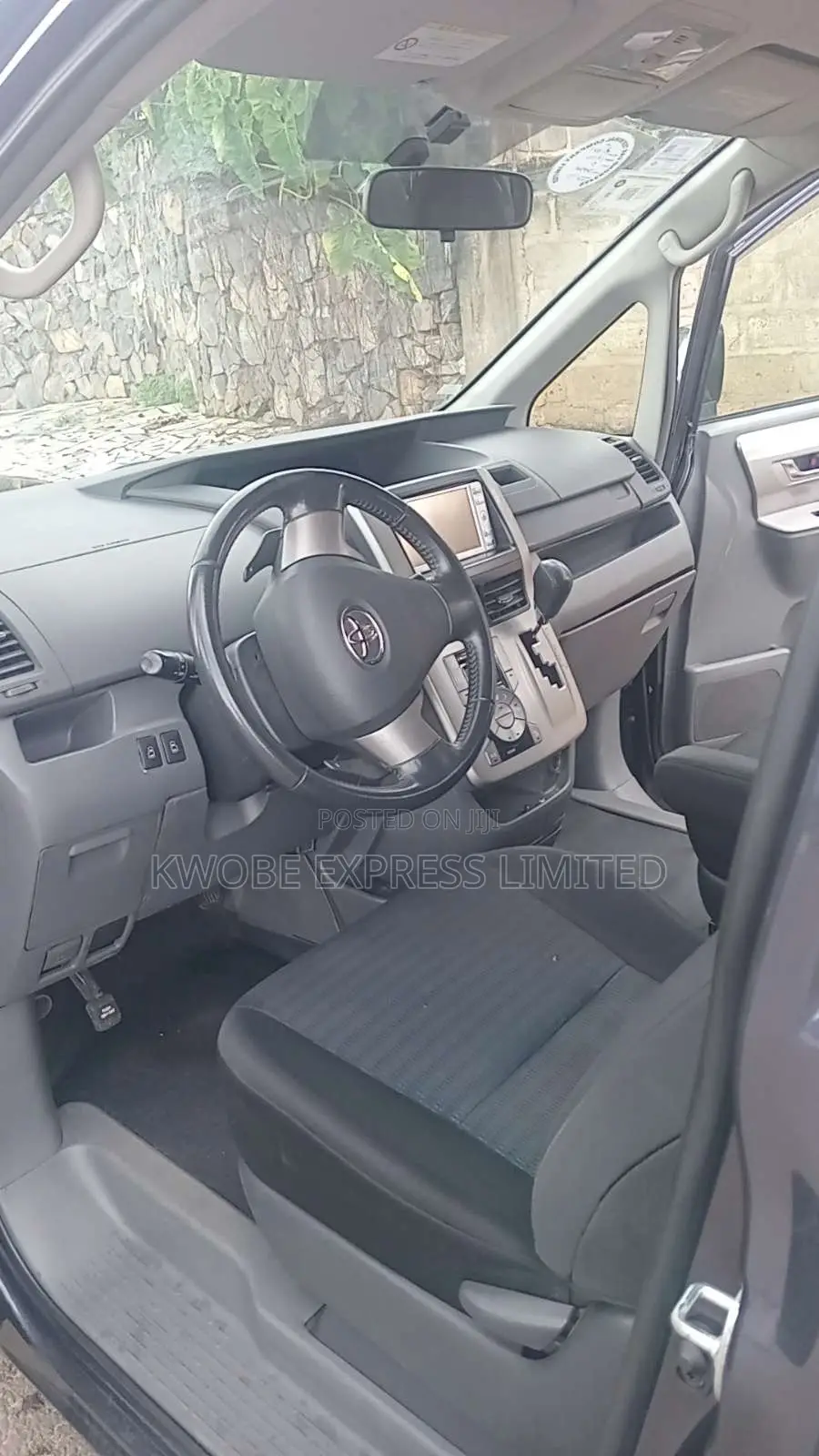 Reliable Car Rental Service- Book Now!