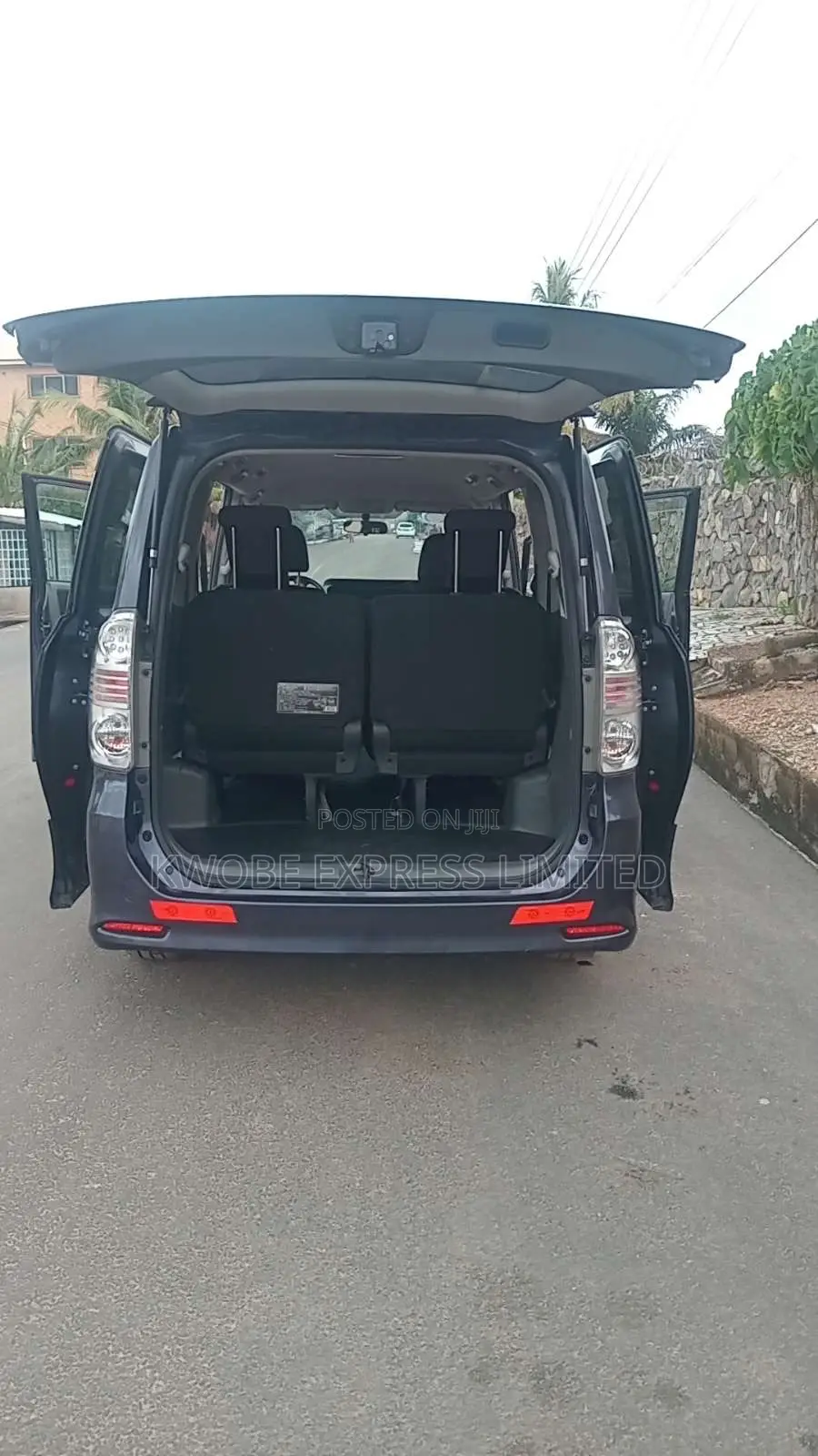 Reliable Car Rental Service- Book Now!