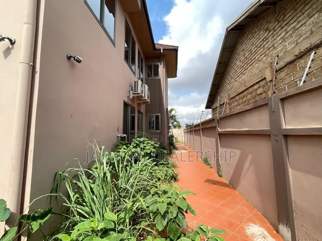 Furnished 4bdrm Mansion in Nagies Angle School, Kumasi Metropolitan