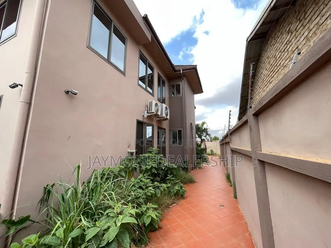 Furnished 4bdrm Mansion in Nagies Angle School, Kumasi Metropolitan