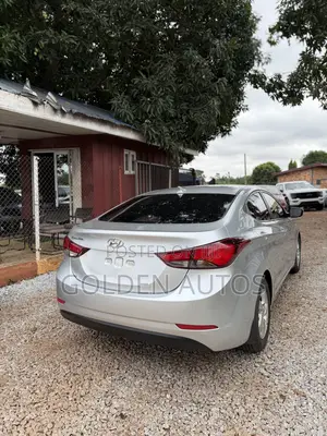 Hyundai Elantra SE 4dr Sedan (1.8L 4cyl 6A) 2015 Silver