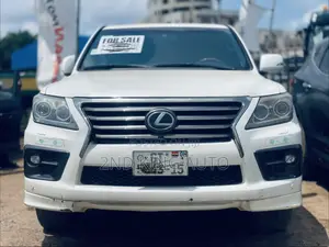 Lexus LX 570 AWD 2015 White