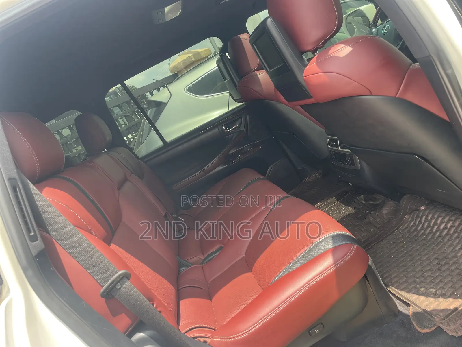 Lexus LX 570 AWD 2015 White