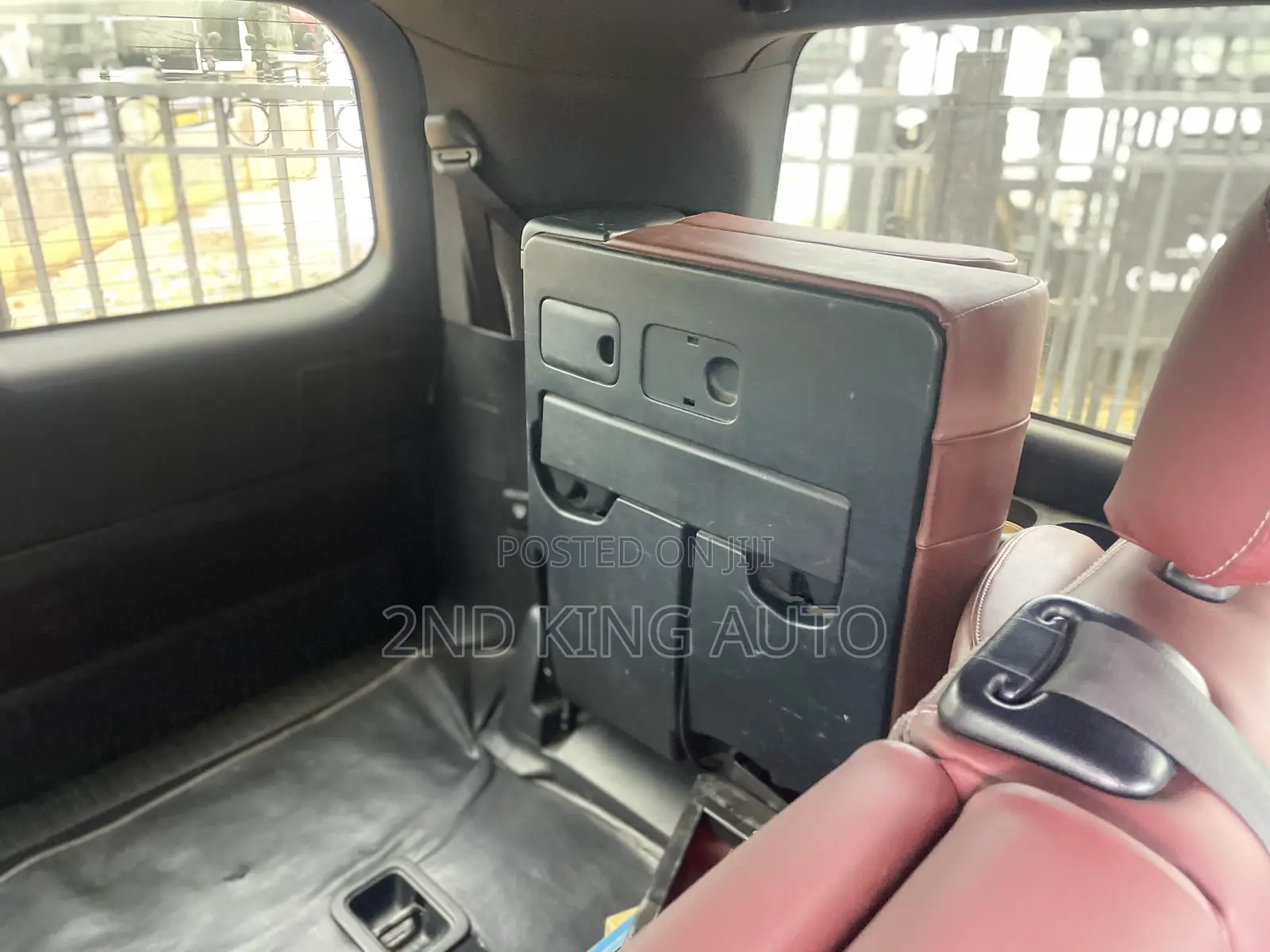 Lexus LX 570 AWD 2015 White