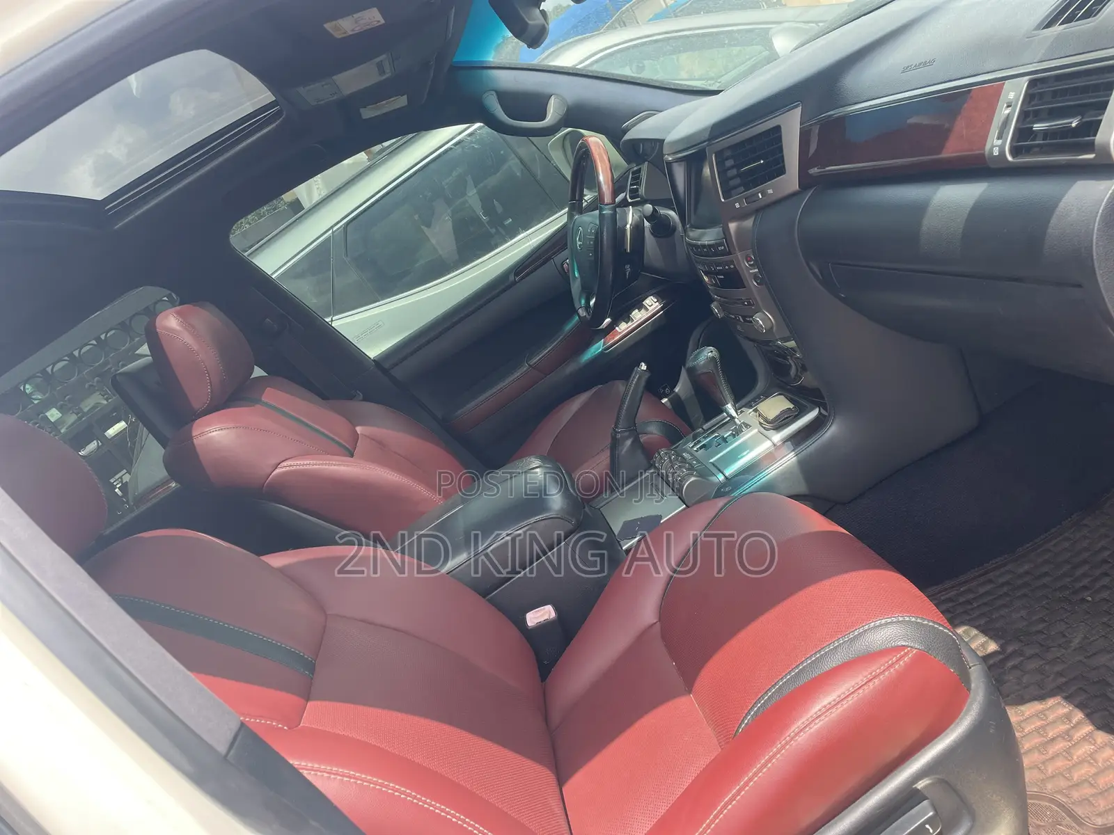 Lexus LX 570 AWD 2015 White