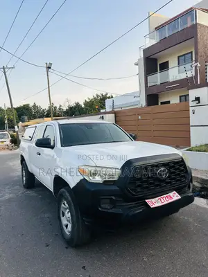 Toyota Tacoma SR5 2022 White