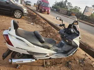 Suzuki 2007 White
