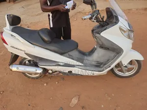 Suzuki 2007 White