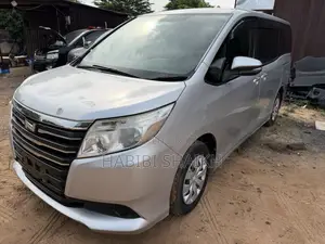 Toyota Voxy SV Premium 2014 Silver