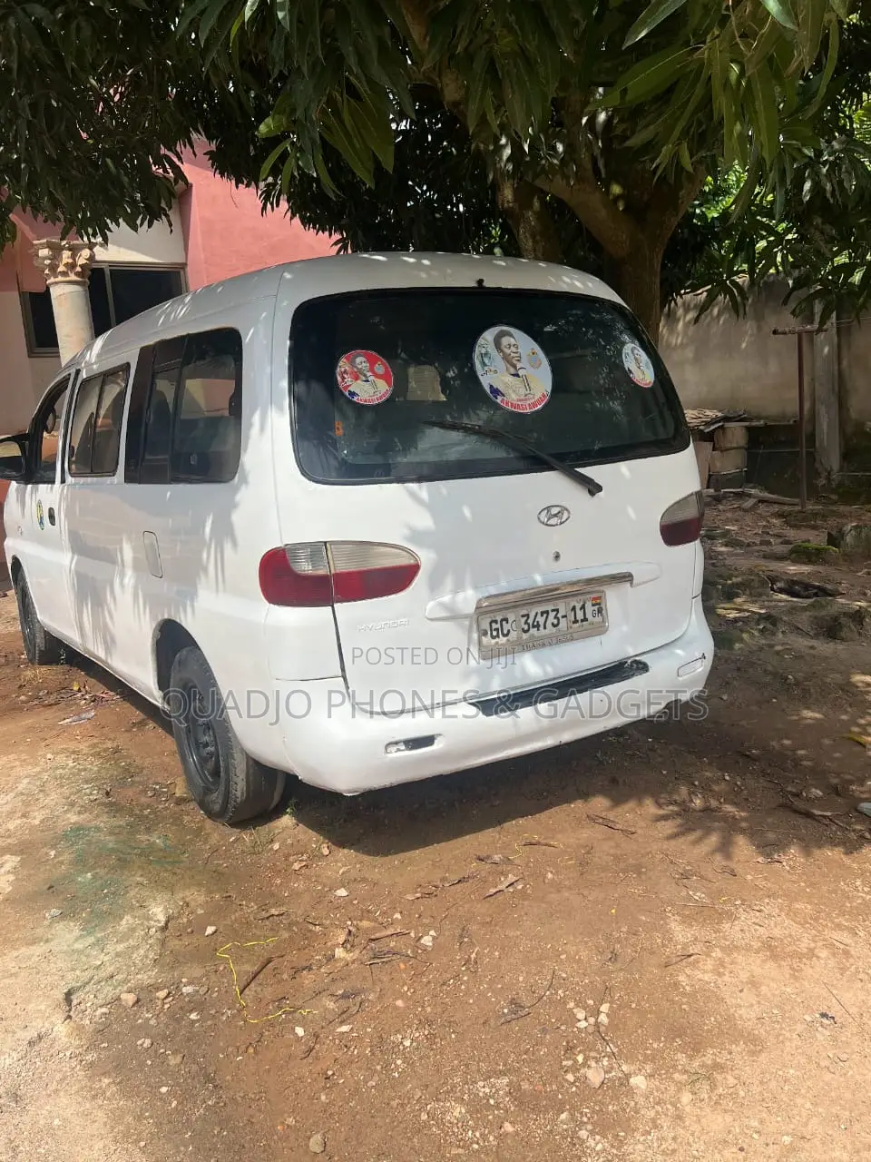 Hyundai Starex 2011 White